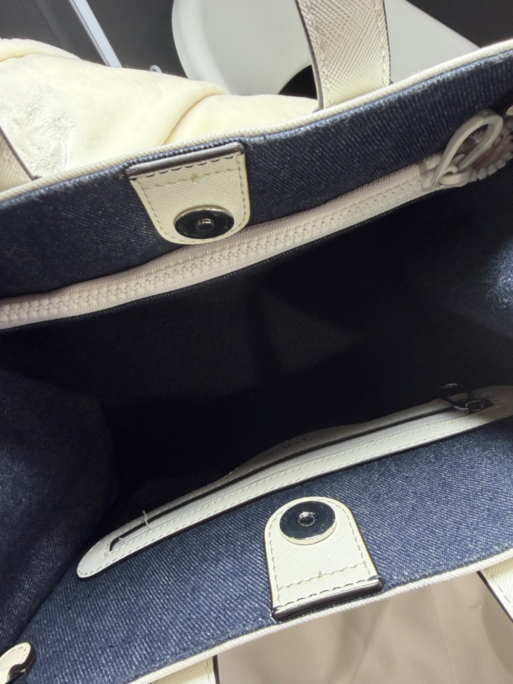 Tous White Leather Tote With Front Logo Pocket View 3
